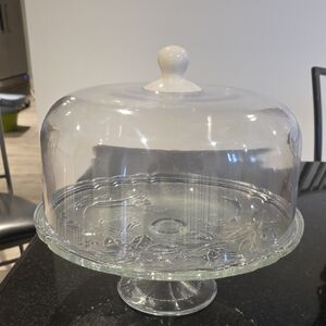 NWT Poinsettia Footed Cake Plate With Dome